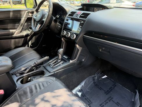 Used 2018 Subaru Forester 2.5i Touring AWD/4WD image 10