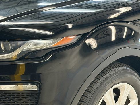 Used 2018 Land Rover Range Rover Evoque SE Premium image 4