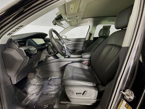 Certified 2023 Audi e-tron Premium Plus w/ Premium Plus Package image 22