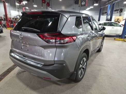 Used 2023 Nissan Rogue SV image 9