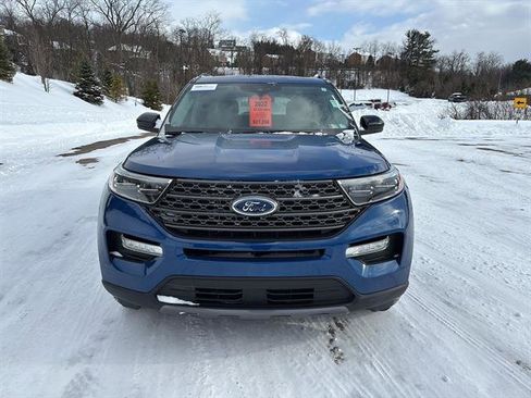 Certified 2022 Ford Explorer XLT w/ Equipment Group 202A image 7