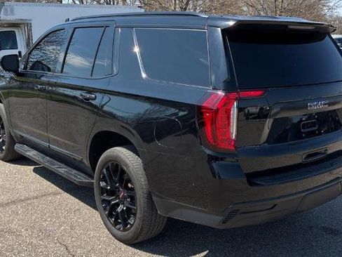 Used 2023 GMC Yukon SLT image 2