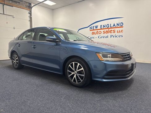 Used 2018 Volkswagen Jetta SE FWD image 4