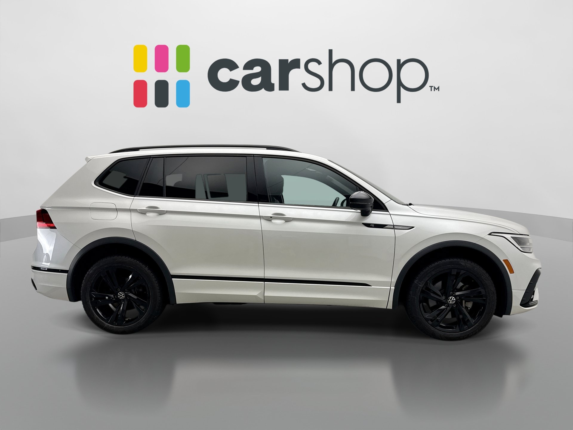 Used 2023 Volkswagen Tiguan SE R-Line AWD/4WD image 6