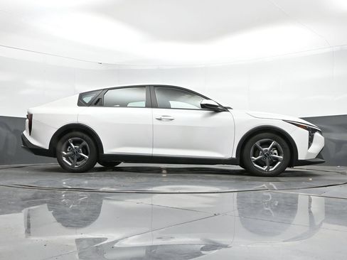 Used 2025 Kia K4 FWD image 41