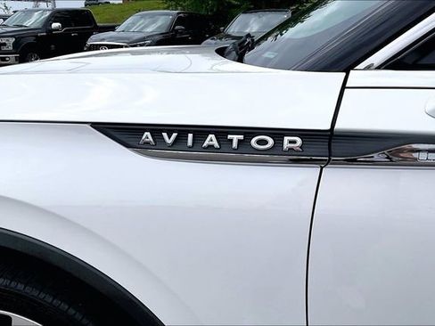 Used 2021 Lincoln Aviator Reserve w/ Equipment Group 201A AWD/4WD image 8