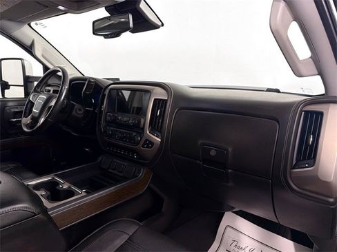 Used 2018 GMC Sierra 2500 Denali image 26