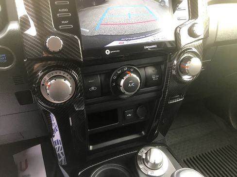 Used 2021 Toyota 4Runner SR5 AWD/4WD image 18