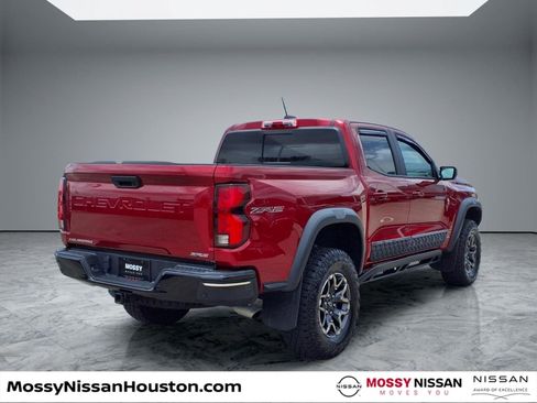 Used 2024 Chevrolet Colorado ZR2 w/ Technology Package AWD/4WD image 7