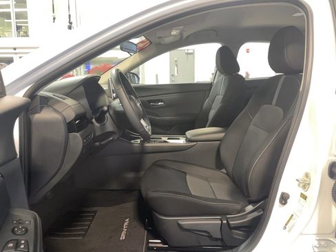 Used 2025 Nissan Sentra SV w/ All-Weather Package image 15