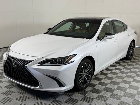 Used 2025 Lexus ES 350 w/ Premium Package FWD image 2