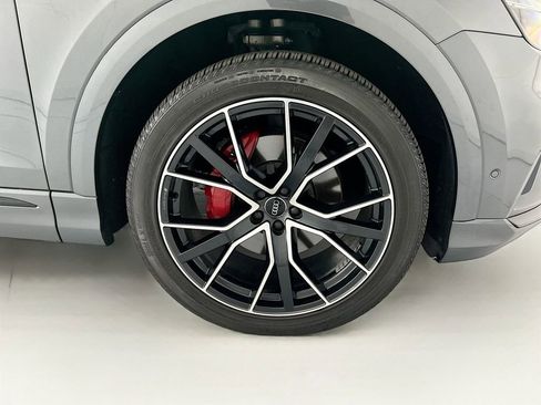 Used 2019 Audi Q8 Premium Plus AWD/4WD image 31