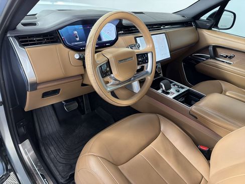 Used 2023 Land Rover Range Rover Long Wheelbase SE AWD/4WD image 4