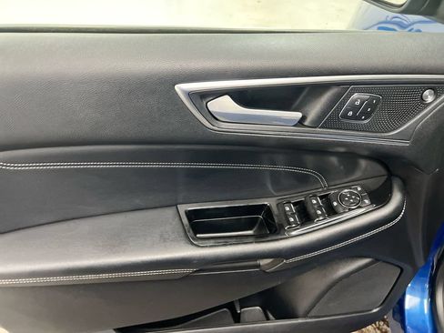 Used 2020 Ford Edge Titanium w/ Cargo Accessory Package FWD image 20