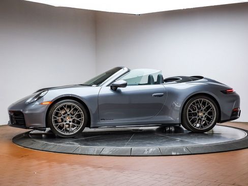 Used 2025 Porsche 911 Carrera image 3