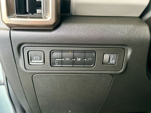 Used 2024 GMC Hummer EV 3X AWD/4WD image 10