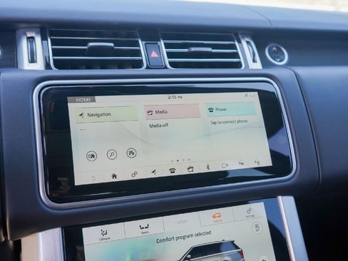 Used 2020 Land Rover Range Rover HSE image 17