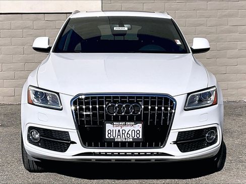 Used 2017 Audi Q5 2.0T Premium Plus w/ Technology Package image 2