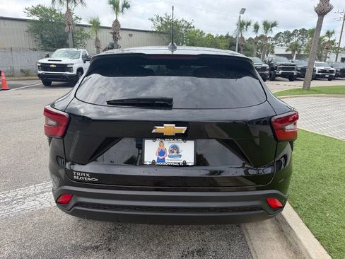Used 2024 Chevrolet Trax LS FWD image 5