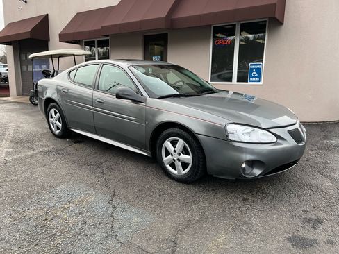 Used 2008 Pontiac Grand Prix w/ Premium Package image 3