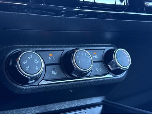 Used 2025 Nissan Kicks S image 7