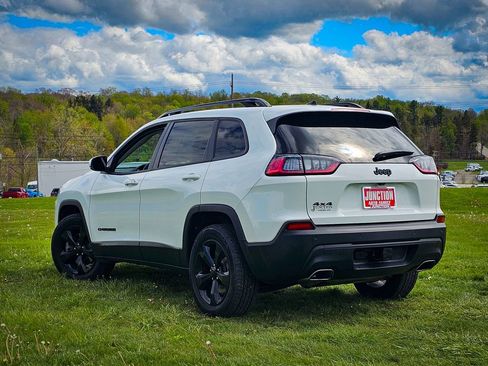 Used 2020 Jeep Cherokee Latitude Plus w/ Cold Weather Group AWD/4WD image 5