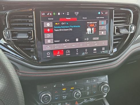 Used 2024 Dodge Durango GT image 23