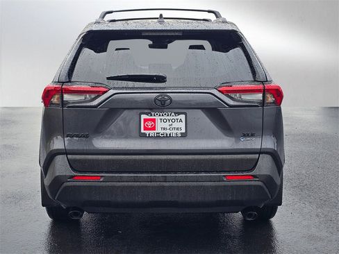 Used 2025 Toyota RAV4 XLE image 4