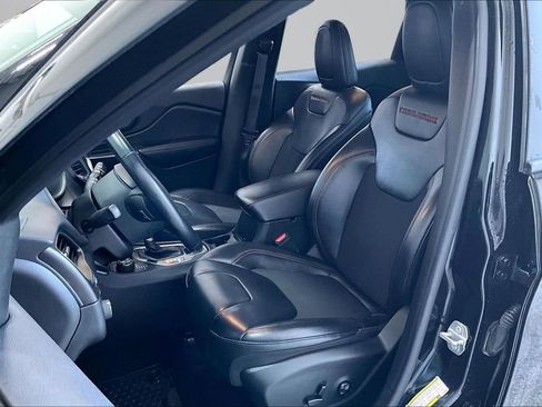 Used 2020 Jeep Cherokee Trailhawk w/ Comfort & Convenience Group image 21