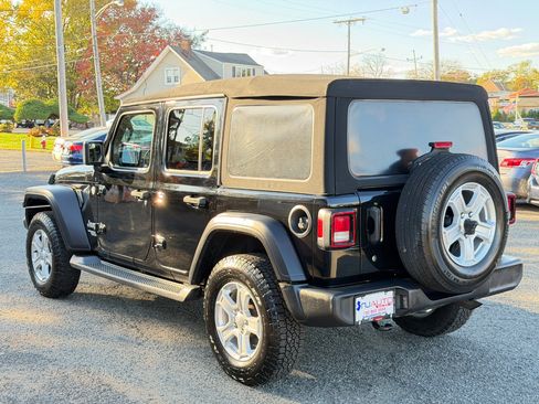 Used 2019 Jeep Wrangler Unlimited Sport S image 6