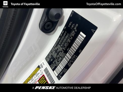 Used 2026 Toyota Sienna XLE FWD image 25