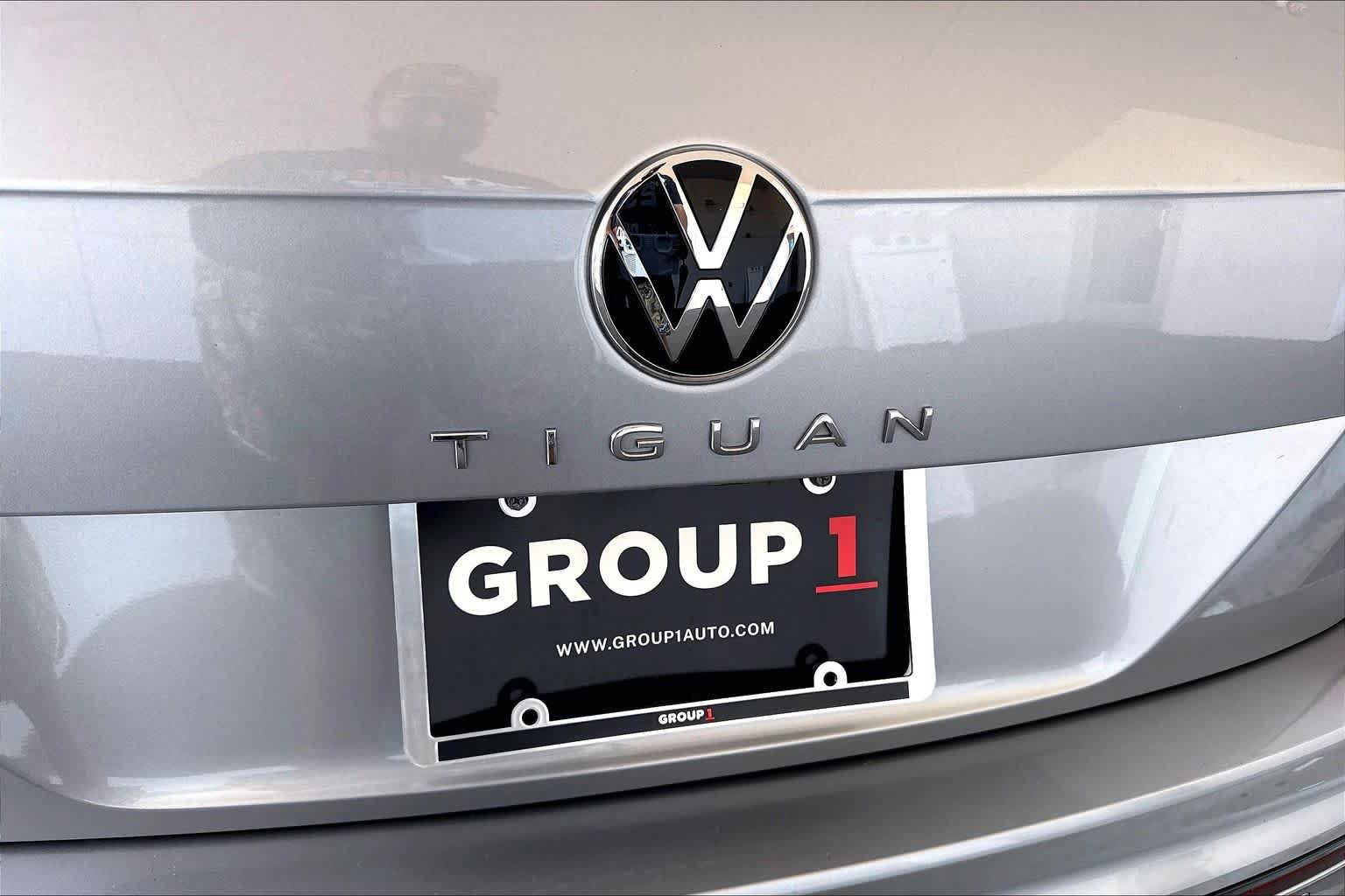 Used 2023 Volkswagen Tiguan SE R-Line FWD image 32