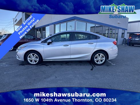 Used 2017 Chevrolet Cruze LT image 25