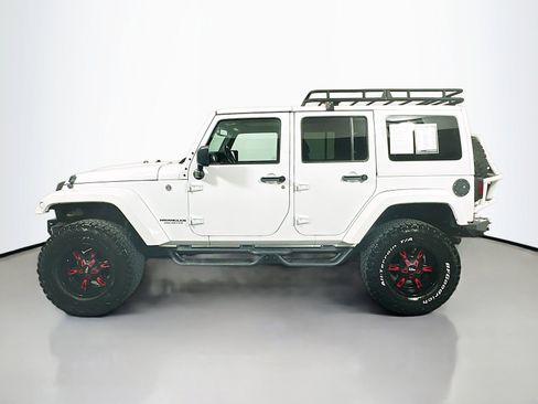 Used 2016 Jeep Wrangler Unlimited Rubicon w/ Connectivity Group AWD/4WD image 4
