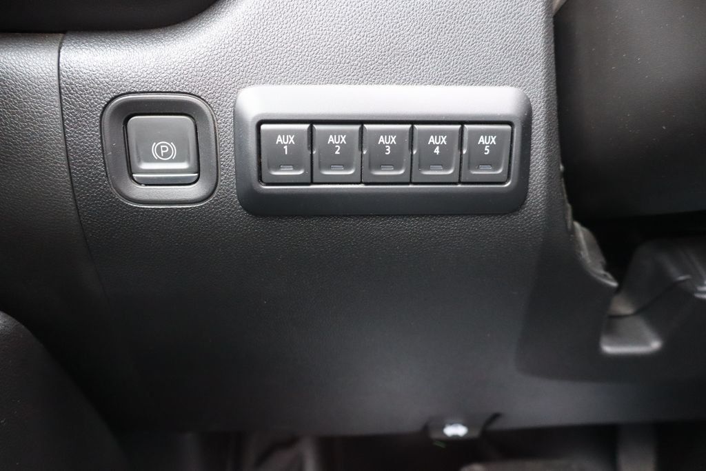 Used 2024 Chevrolet Silverado 3500 W/T AWD/4WD image 15