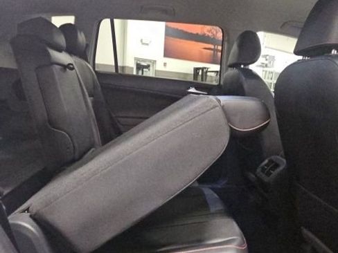 Used 2024 Volkswagen Tiguan Wolfsburg Edition image 41