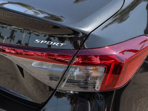 Certified 2025 Honda Civic Sport image 9