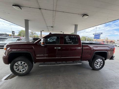 Used 2016 GMC Sierra 2500 Denali w/ Duramax Plus Package AWD/4WD image 5