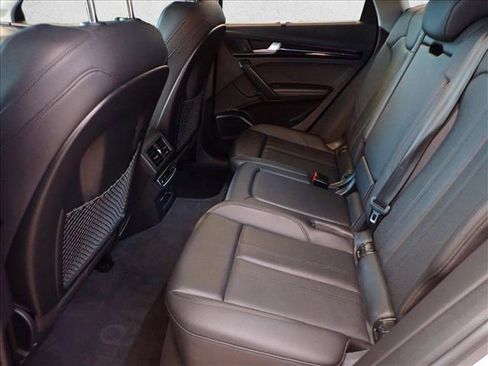 Used 2020 Audi Q5 e Prestige image 10