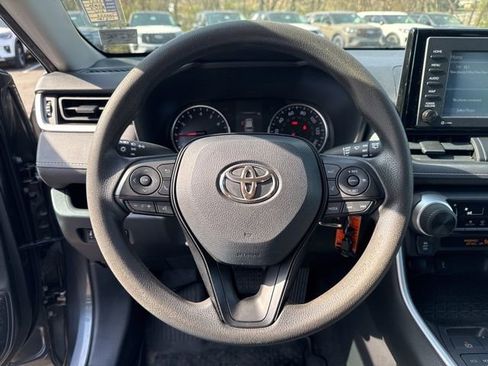 Used 2021 Toyota RAV4 LE image 13