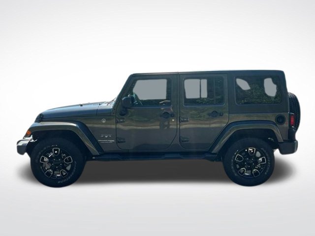 Used 2018 Jeep Wrangler Unlimited Sahara w/ Connectivity Group AWD/4WD image 4