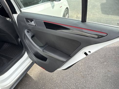 Used 2016 Volkswagen Jetta GLI SEL FWD image 28