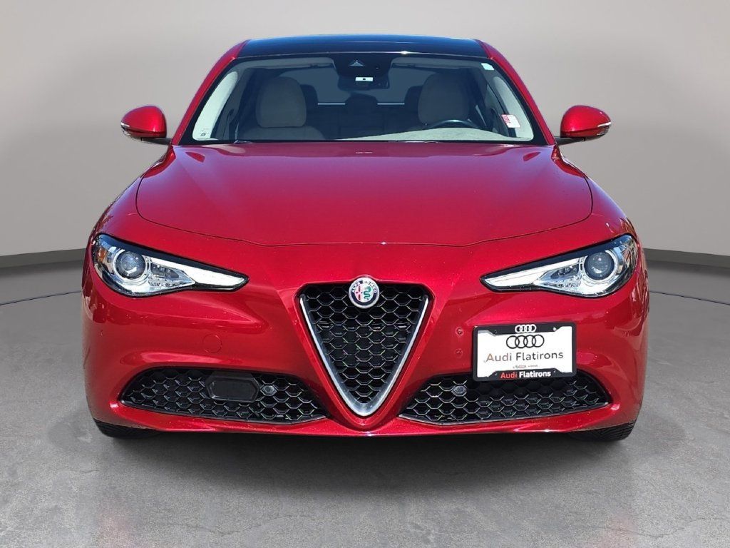 Used 2019 Alfa Romeo Giulia Ti w/ Quick Order Package 22X Lusso AWD/4WD image 3