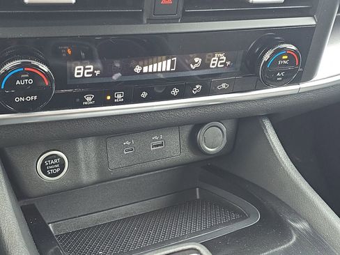 Used 2023 Nissan Rogue SV image 21