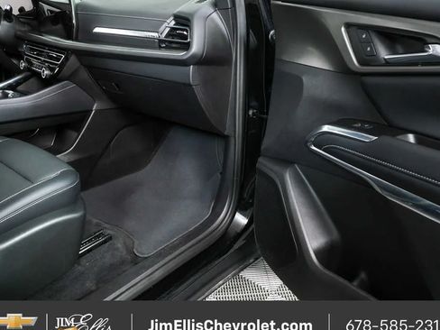 Certified 2025 Chevrolet Traverse LT FWD image 23