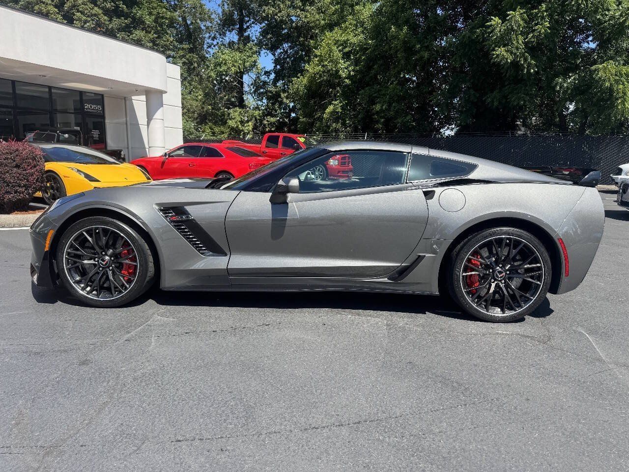 Used 2015 Chevrolet Corvette Z06 w/ 3LZ Preferred Equipment Group RWD image 3