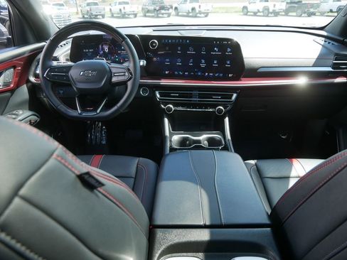 Used 2024 Chevrolet Traverse RS AWD/4WD image 23