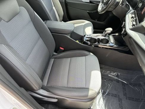 Certified 2024 Chevrolet Trax LT w/ LT Convenience Package FWD image 27