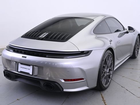 Used 2025 Porsche 911 Carrera image 7