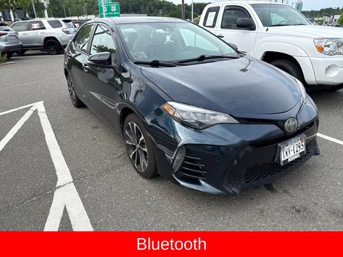 Used 2017 Toyota Corolla SE FWD image 2